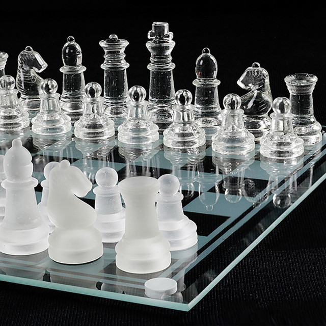 Glass Chess Set, Elegant Design - Durable Glass - 32 Frosted and Clear  Pieces - Felted Bottoms